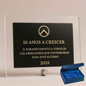 Placa-comemorativa-personalizada-A-homenagem-merecida